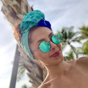 Meet your Posher, Ana